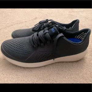 Never Worn Croc Literide Pacer Womens Size 10